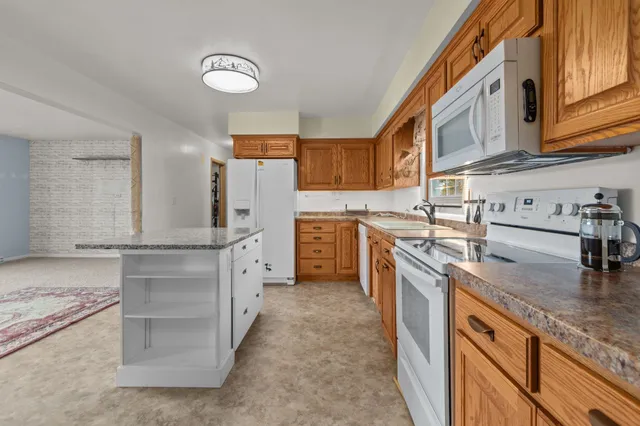 $199,900 | 815 Sunset Avenue, Algoma, WI 54201