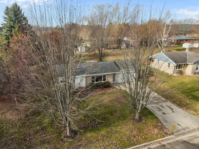 $199,900 | 815 Sunset Avenue, Algoma, WI 54201