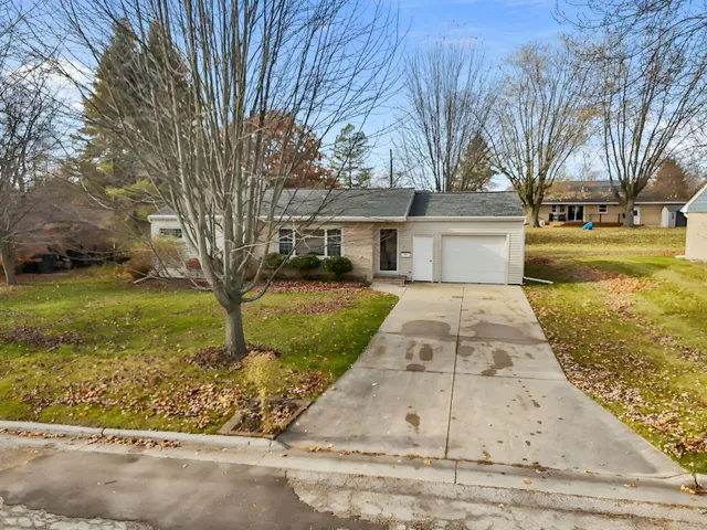 $199,900 | 815 Sunset Avenue, Algoma, WI 54201