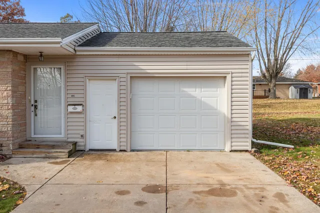 $199,900 | 815 Sunset Avenue, Algoma, WI 54201