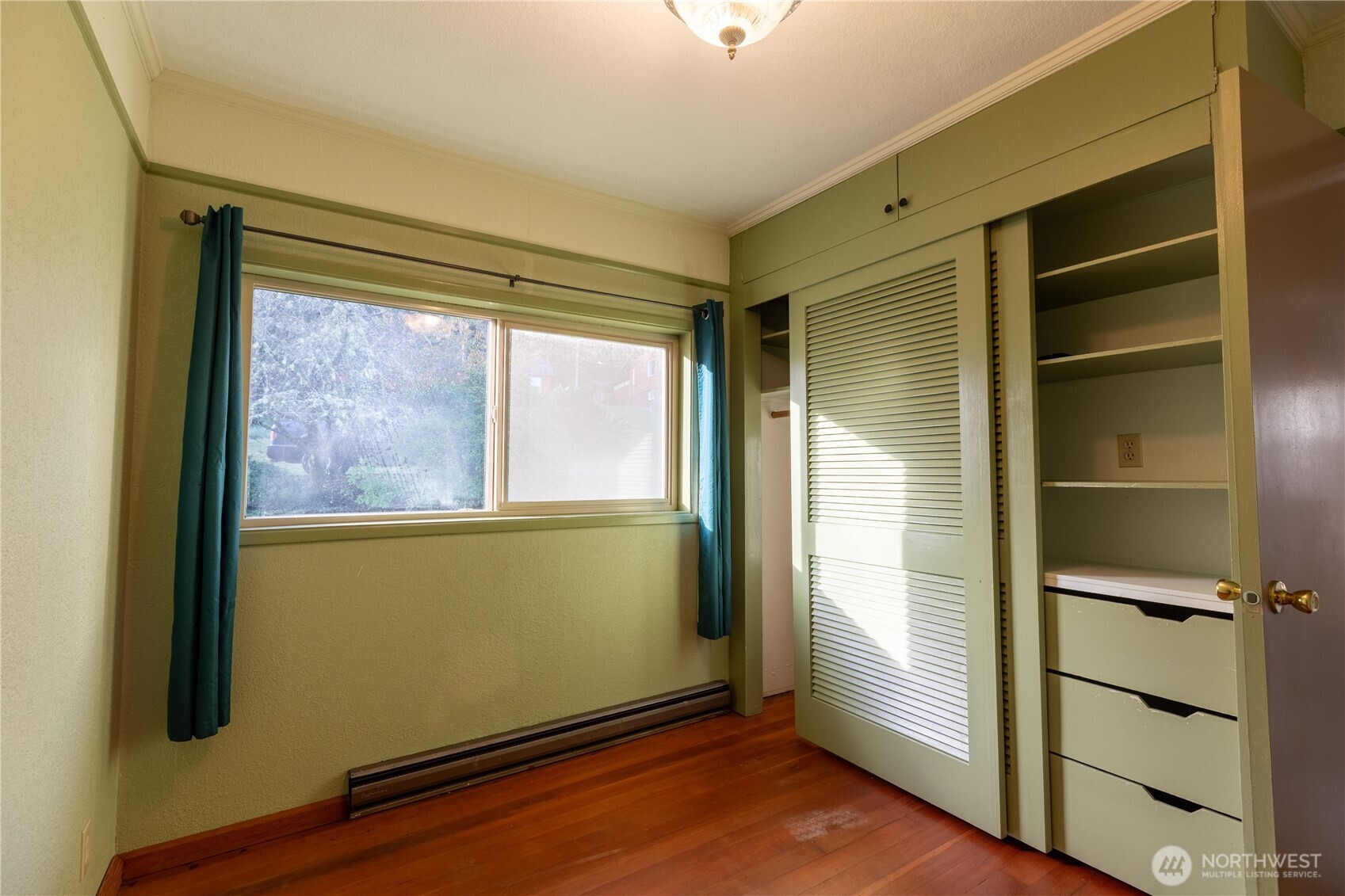 90 Dawnsridge Road Sekiu, WA 98381 - Photo 22 of 40 a view of front door with wooden floor