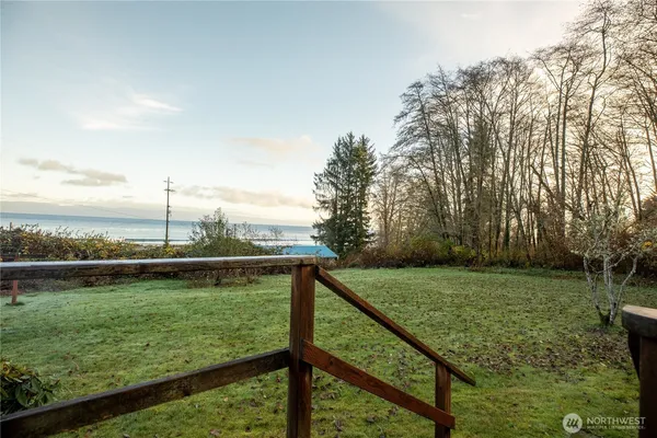 a view of a bird bath