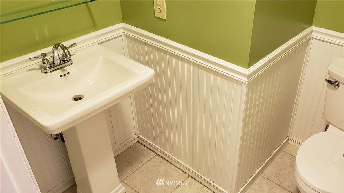 3818 Petersville Road Northeast Bremerton, WA 98310 - Photo 13 of 22 Gallery Image 13