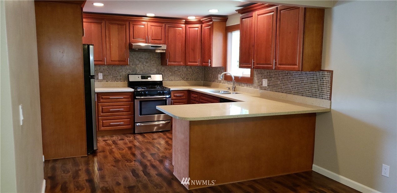 3818 Petersville Road Northeast Bremerton, WA 98310 - Photo 6 of 22 Gallery Image 6