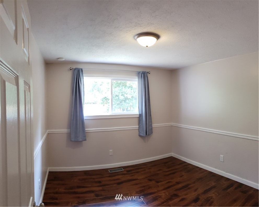 3818 Petersville Road Northeast Bremerton, WA 98310 - Photo 9 of 22 Gallery Image 9