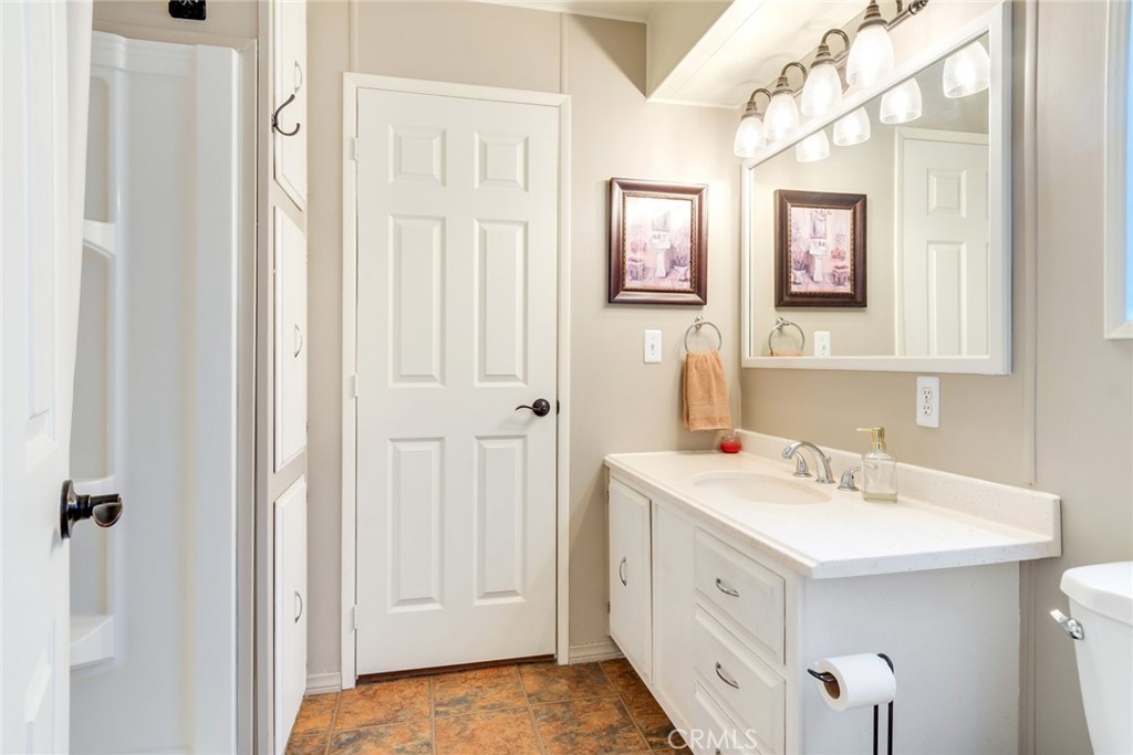 3500 Buchanan Street, Unit 173 Riverside, CA 92503 - Photo 19 of 29 Guest Bathroom