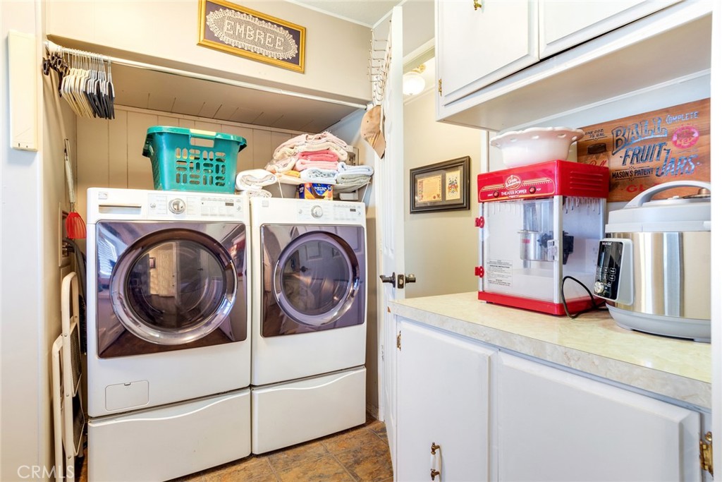 3500 Buchanan Street, Unit 173 Riverside, CA 92503 - Photo 21 of 29 Laundry room extra storage