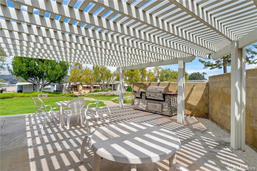 3500 Buchanan Street, Unit 173 Riverside, CA 92503 - Photo 28 of 29 Community BBQ area