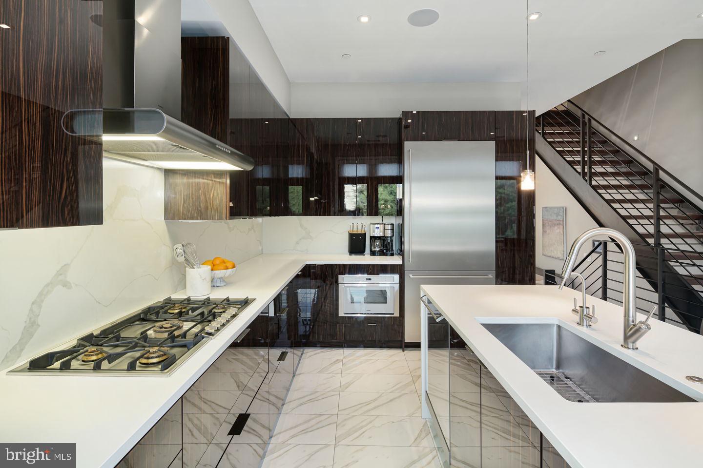 308 North 2nd Street Philadelphia, PA 19106 - Photo 11 of 38