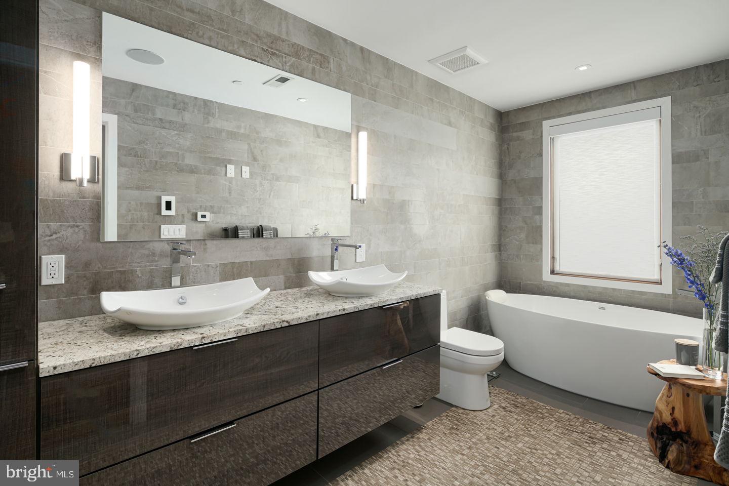 308 North 2nd Street Philadelphia, PA 19106 - Photo 17 of 38