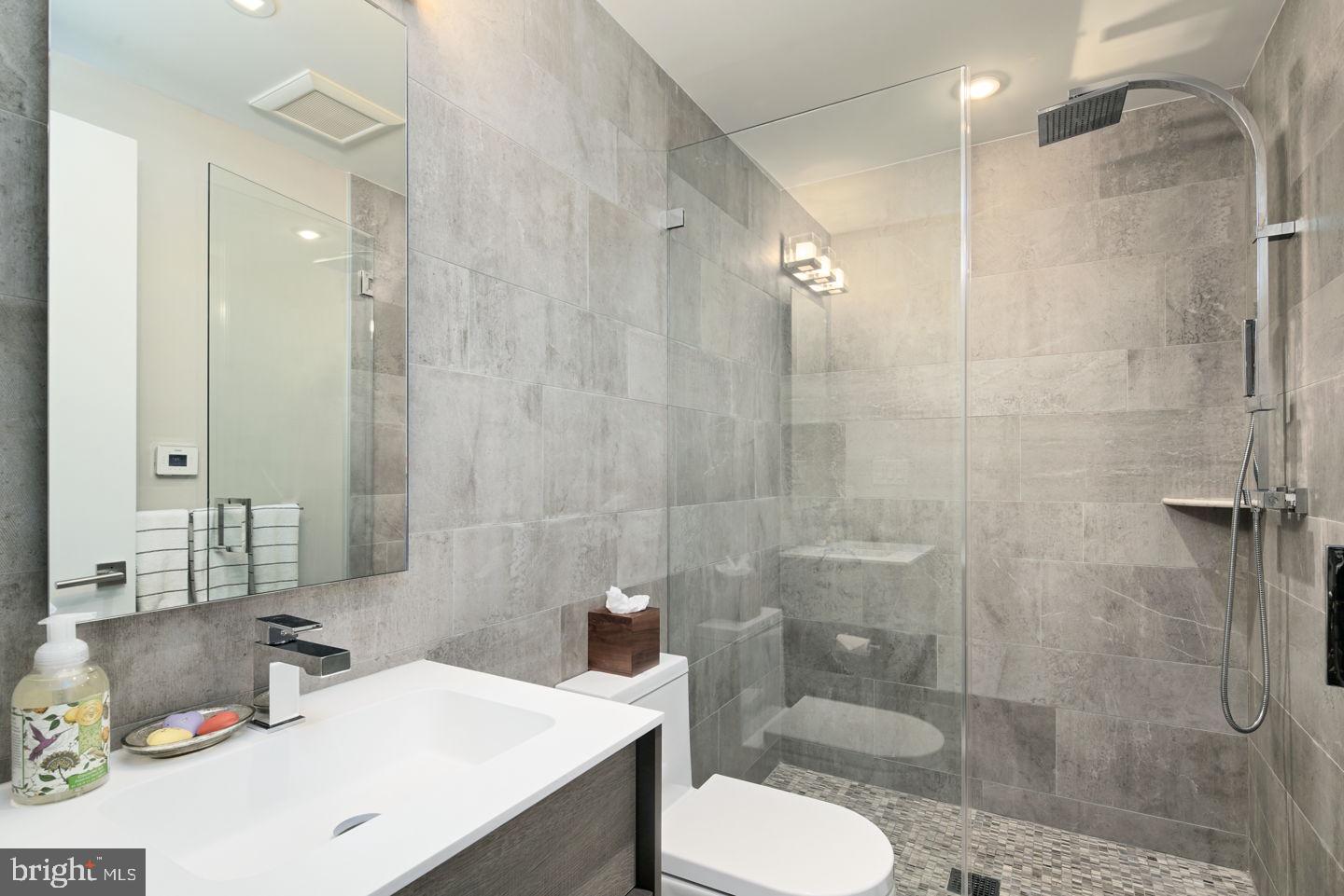 308 North 2nd Street Philadelphia, PA 19106 - Photo 27 of 38