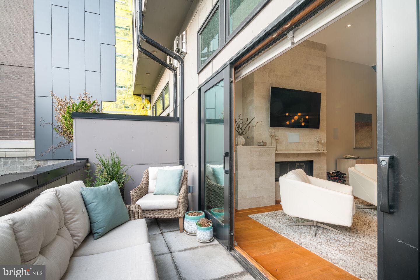 308 North 2nd Street Philadelphia, PA 19106 - Photo 4 of 38