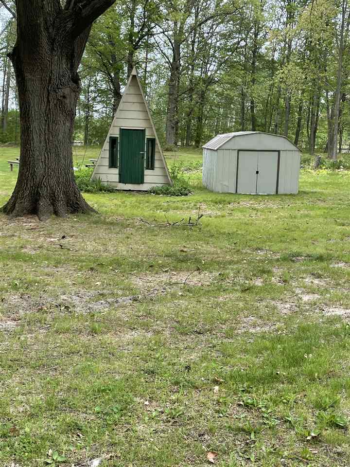 5076 Shore Road Pinconning, MI 48650 - Photo 15 of 18