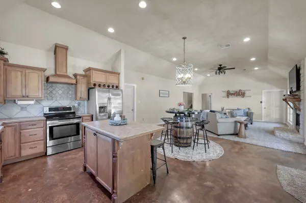 $650,000 | 1780 Farm To Market 3460, Shepherd, TX 77371