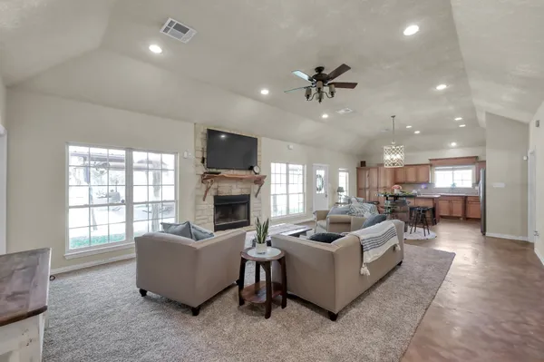 $650,000 | 1780 Farm To Market 3460, Shepherd, TX 77371