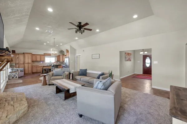 $650,000 | 1780 Farm To Market 3460, Shepherd, TX 77371