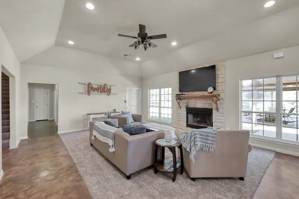 $650,000 | 1780 Farm To Market 3460, Shepherd, TX 77371
