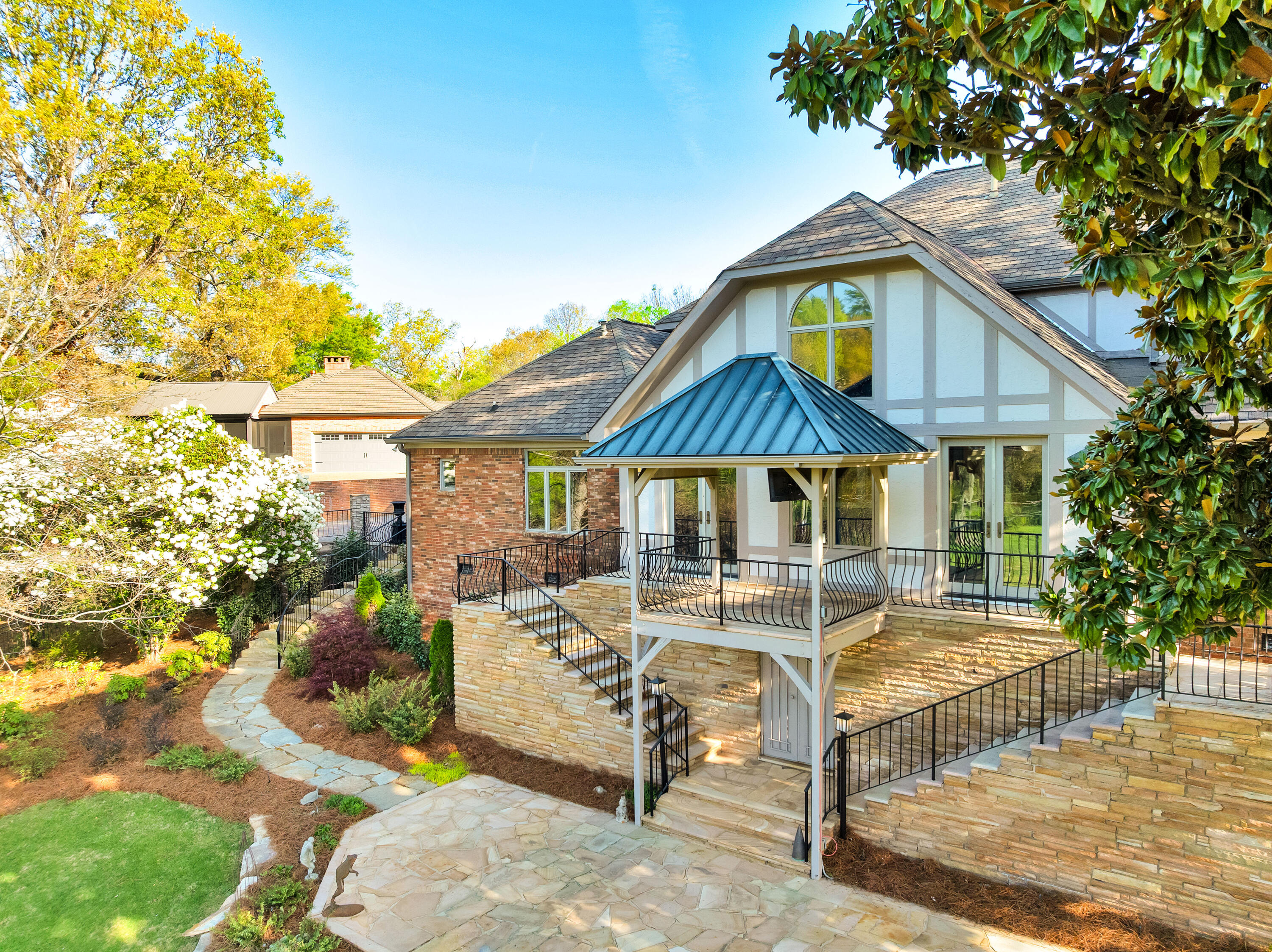 1502 Riverview Oaks Road Chattanooga, TN 37405 - Photo 12 of 21 1502-Riverview-Oaks-Rd-High-Res-Photos-2