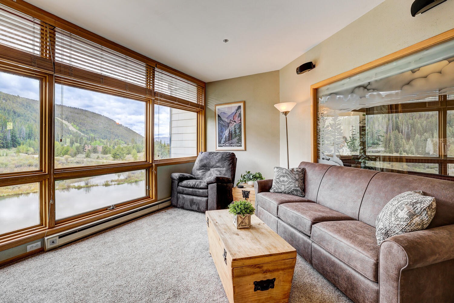 24 River Run Road, Unit 2918 Keystone, CO 80435 - Photo 5 of 38 Living Room