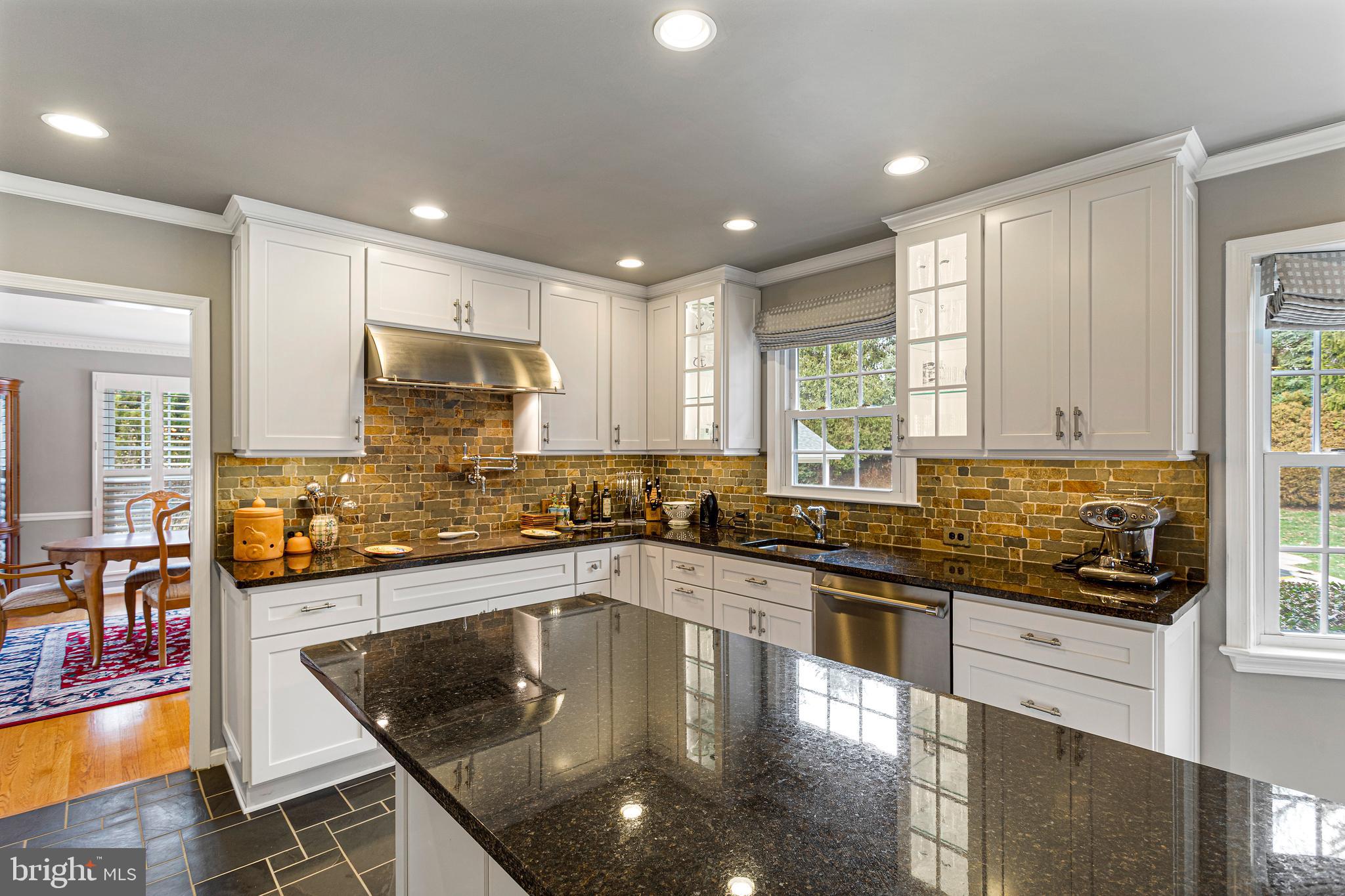 10904 Equestrian Court Reston, VA 20190 - Photo 17 of 81