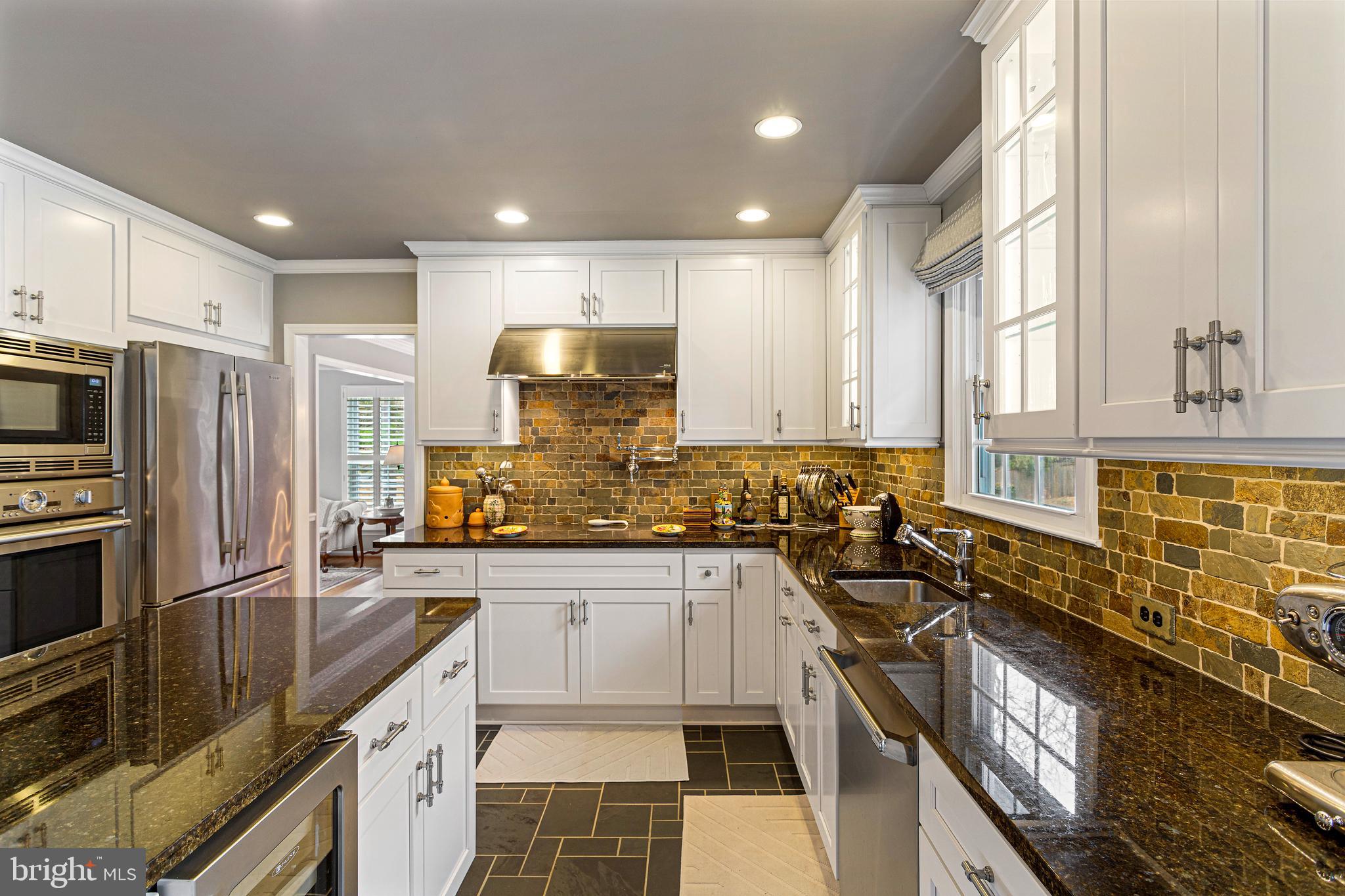 10904 Equestrian Court Reston, VA 20190 - Photo 19 of 81