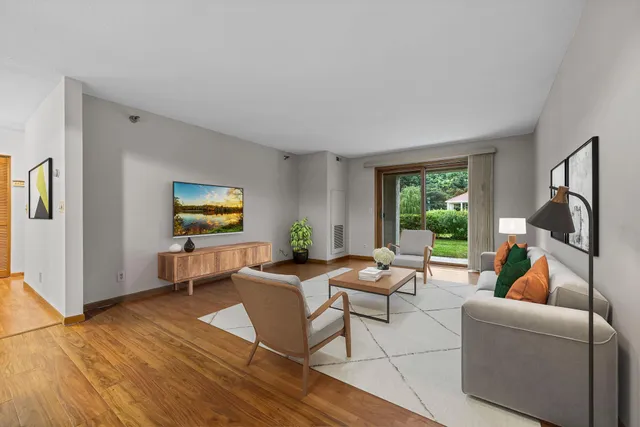 $239,900 | 1666 Coffman Street, Unit 101, Falcon Heights, MN 55108