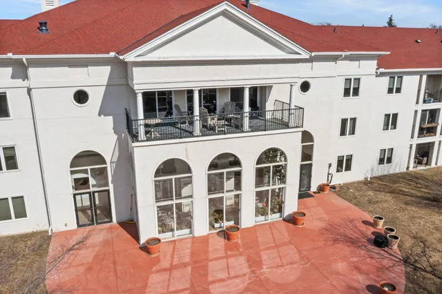 $239,900 | 1666 Coffman Street, Unit 101, Falcon Heights, MN 55108