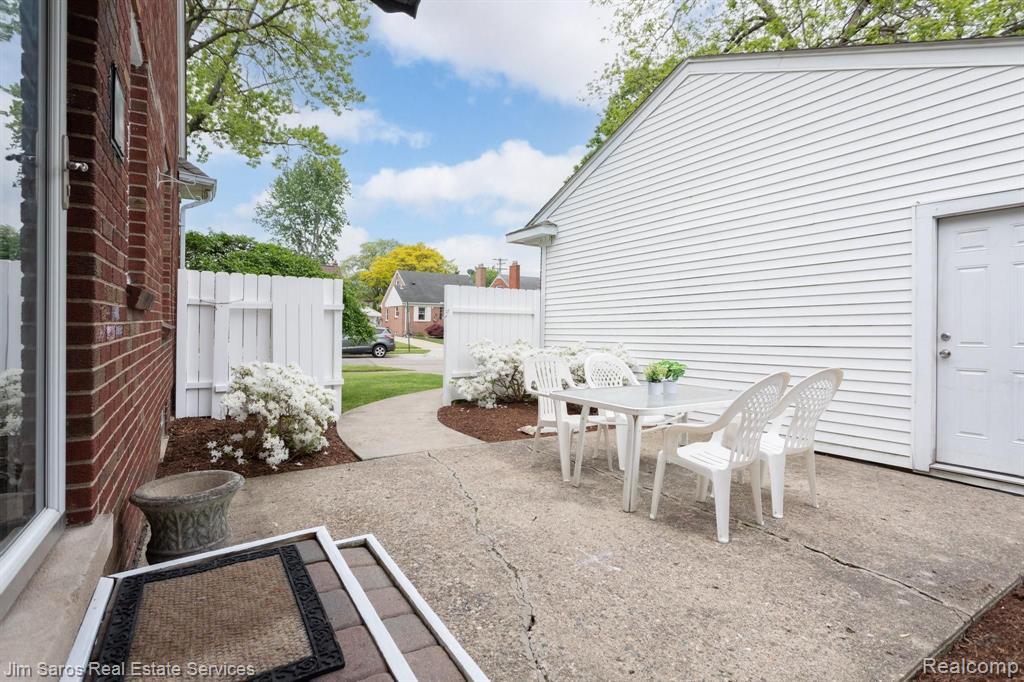 2050 Kenmore Drive Grosse Pointe Woods, MI 48236 - Photo 21 of 22