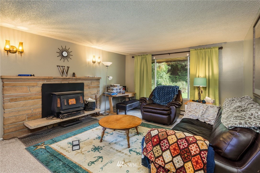 12804 Alexander Road Lynnwood, WA 98087 - Photo 4 of 13 Gallery Image 4
