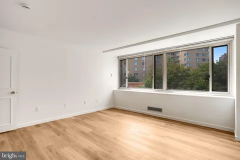 $480,000 | 4101 Cathedral Avenue Northwest, Unit 711, Washington, DC 20016
