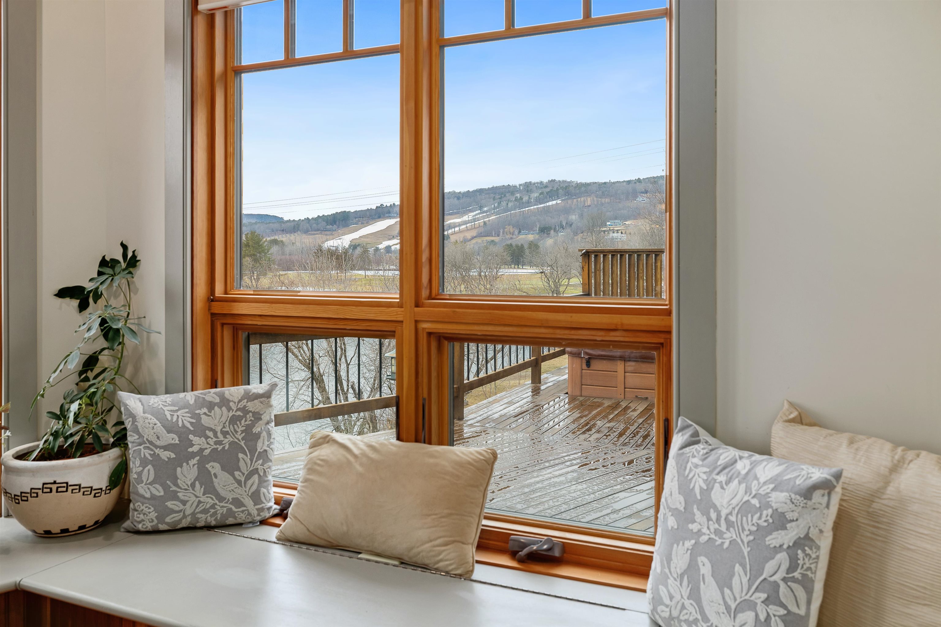 2346 Quechee Main Street Hartford, VT 05059 - Photo 12 of 40