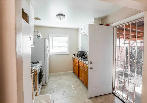 a view of a storage & utility room with washer and dryer