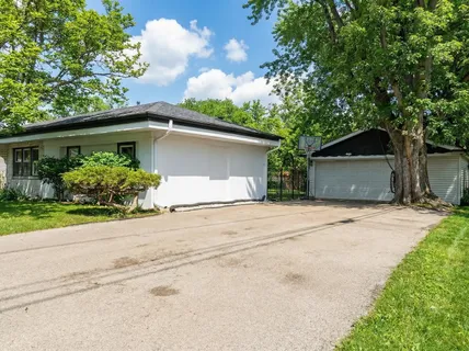 $749,900 | 8 Rob Road, Mount Prospect, IL 60056
