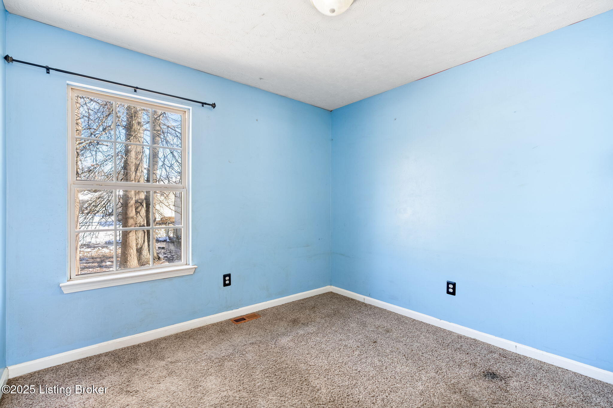 452 West Blue Lick Road Shepherdsville, KY 40165 - Photo 21 of 24 452 W Blue Lick Rd-25