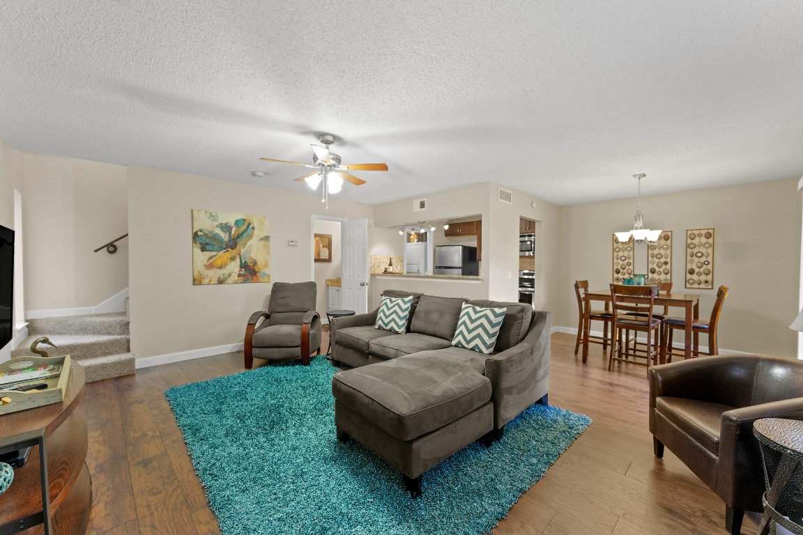 6718 Silvermine Dr Unit 1203