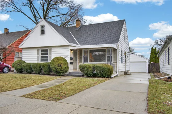 $299,900 | 6531 44th Avenue, Kenosha, WI 53142