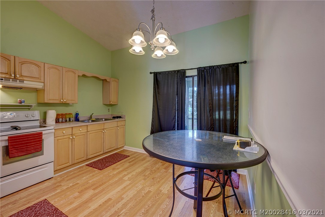 4597 Southeast Marie Way Stuart, FL 34997 - Photo 5 of 37 Gallery Image 5