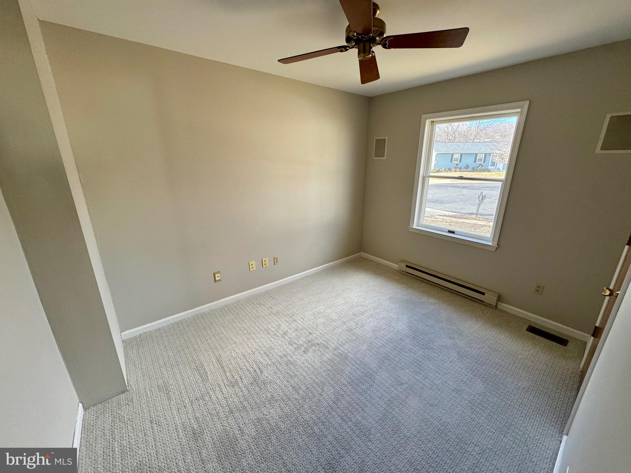 11 Locke Court Newark, DE 19702 - Photo 12 of 28 Bedroom 3