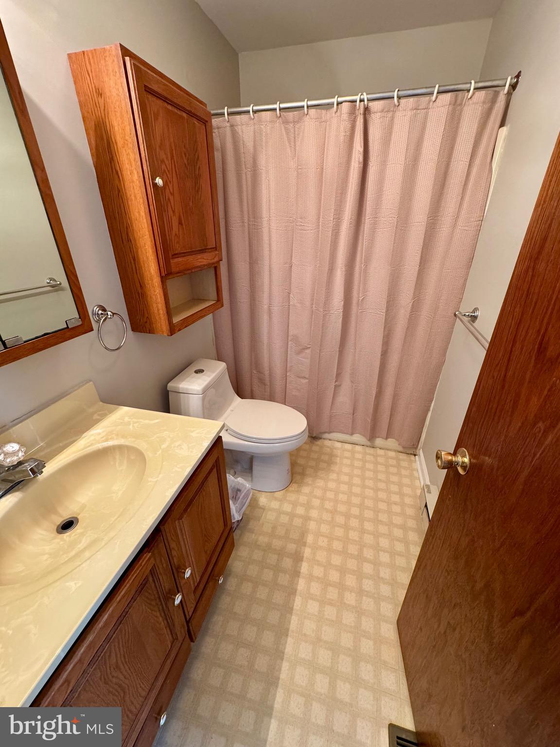 11 Locke Court Newark, DE 19702 - Photo 14 of 28 Full Bath