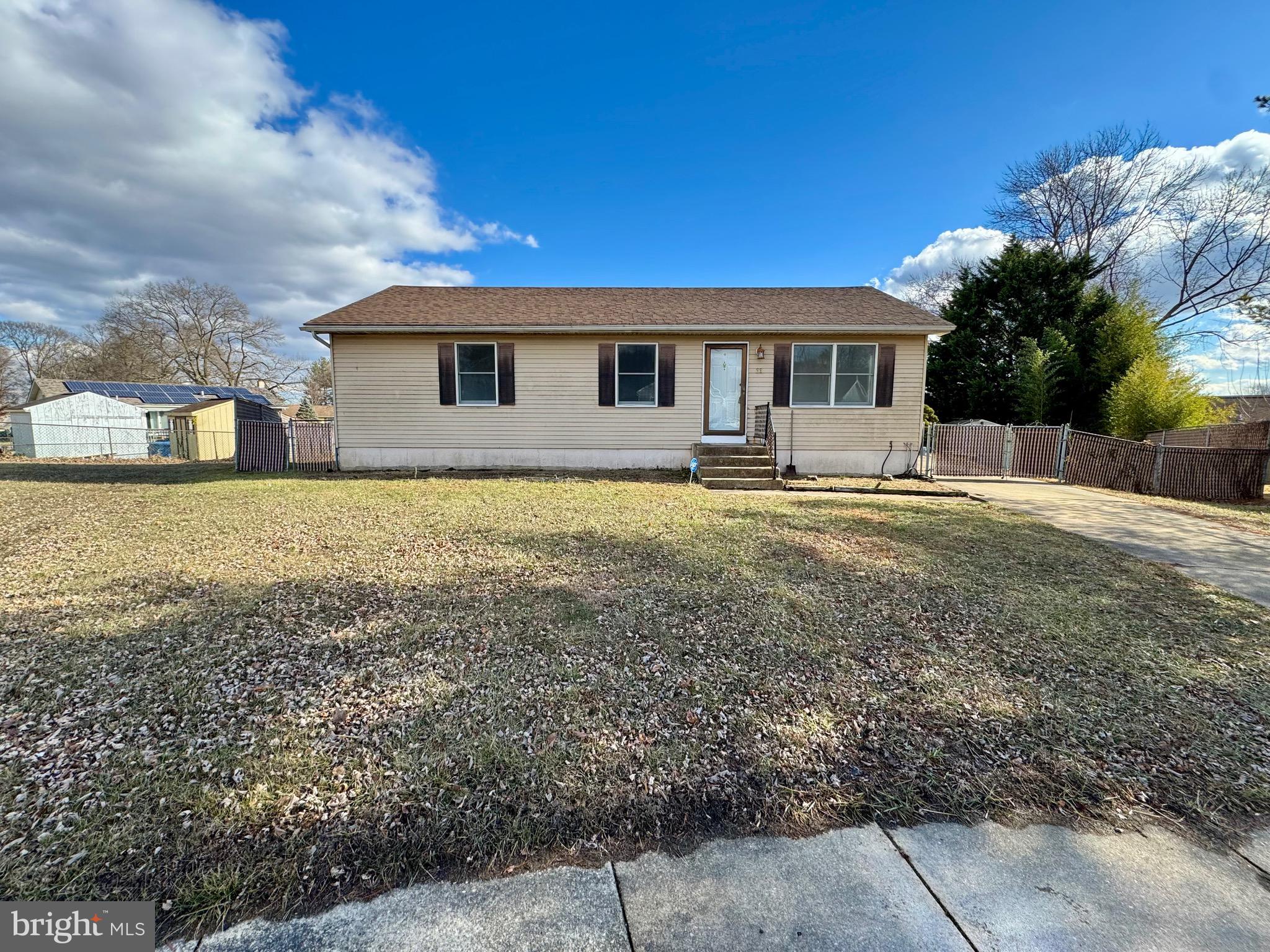 11 Locke Court Newark, DE 19702 - Photo 2 of 28 Exterior Front