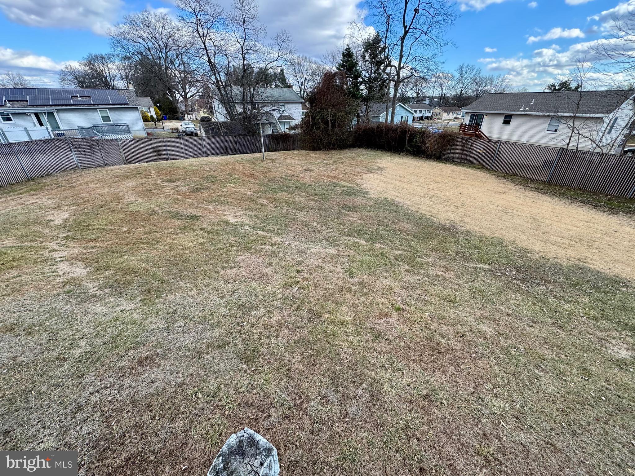 11 Locke Court Newark, DE 19702 - Photo 25 of 28 Backyard