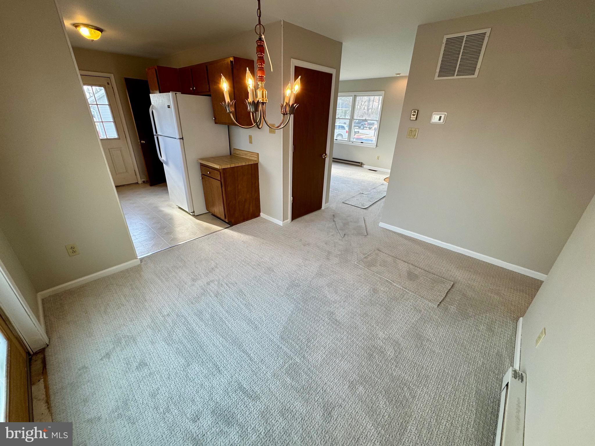 11 Locke Court Newark, DE 19702 - Photo 6 of 28 Dining Room