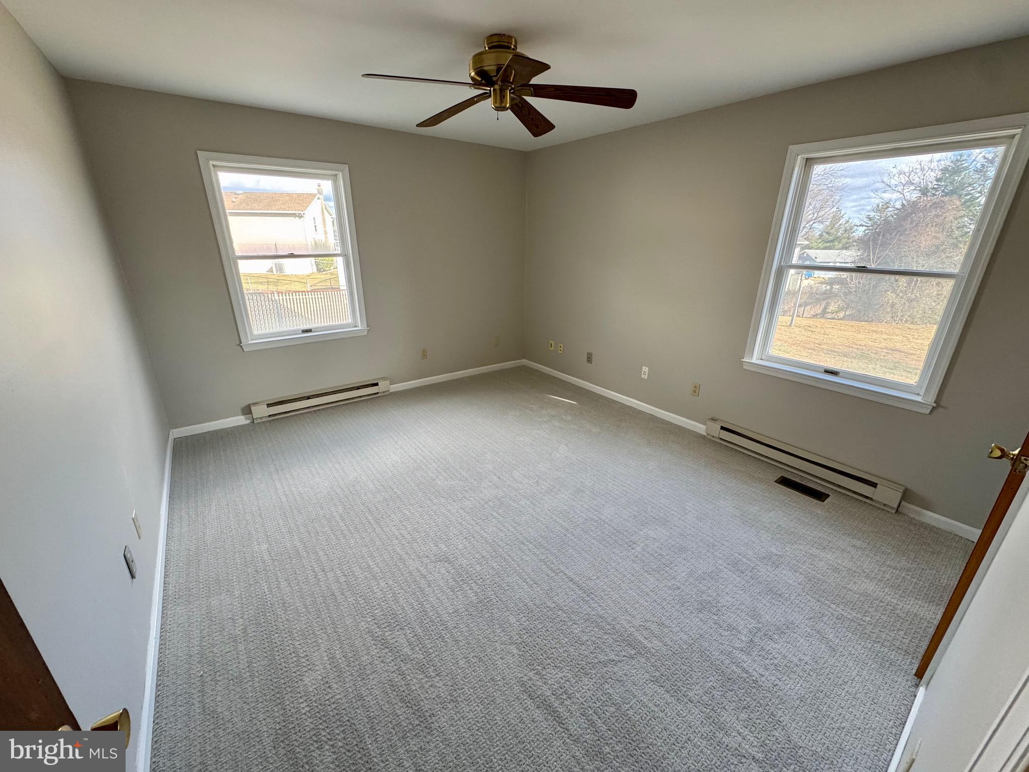 11 Locke Court Newark, DE 19702 - Photo 8 of 28 Bedroom 1