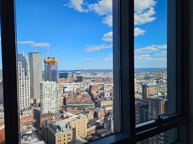$1,170,000 | 2 Avery Street, Unit PH 1A, Boston, MA 02111