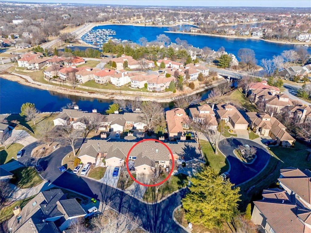 448 Point Drive Lee's Summit, MO 64064 - Photo 2 of 33