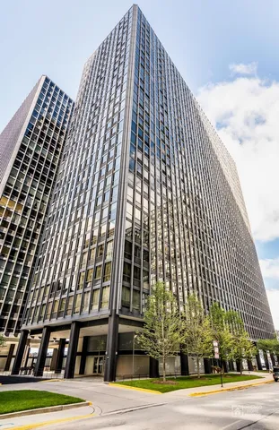 $4,500 | 910 North Lake Shore Drive, Unit 2519, Chicago, IL 60611