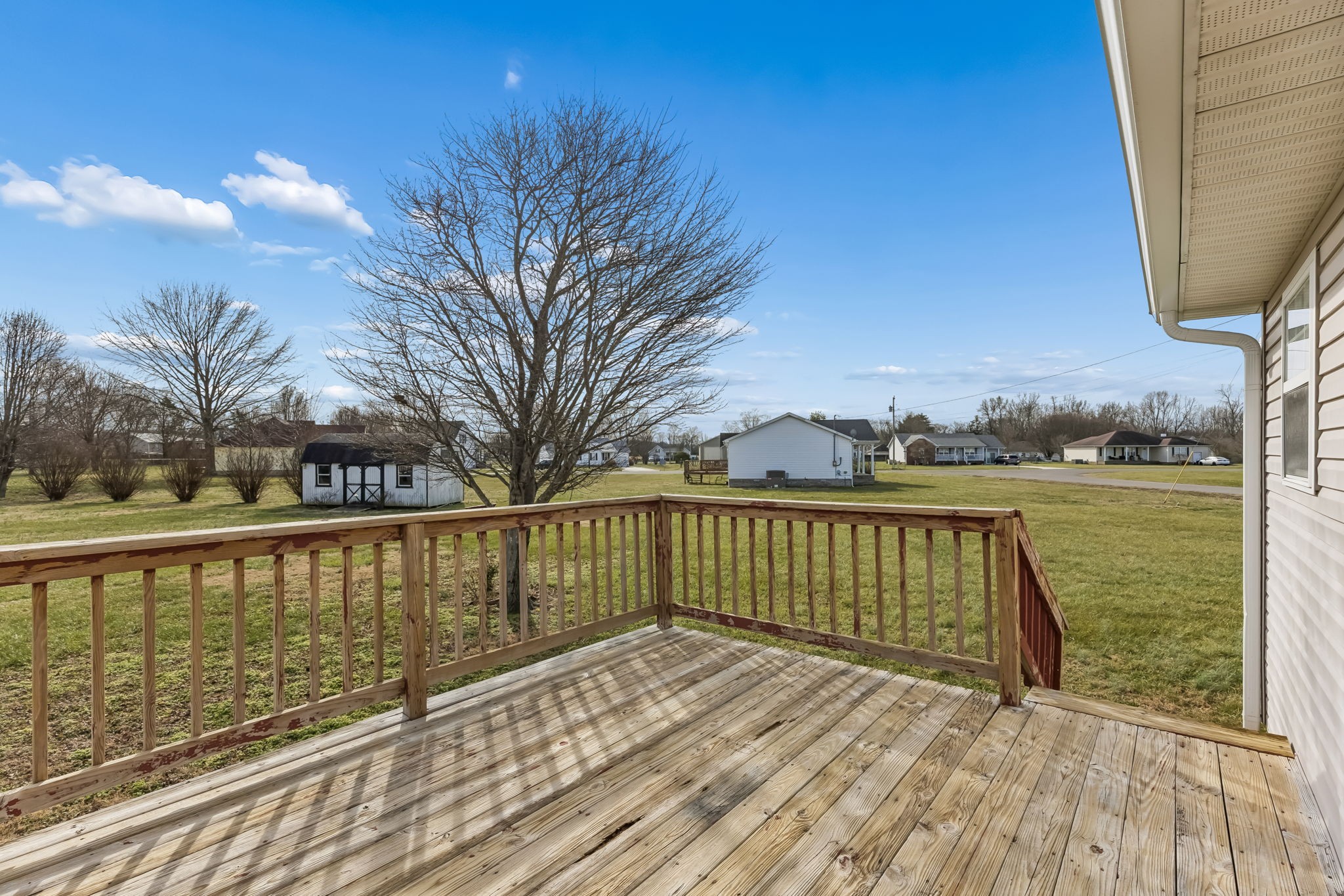 111 Eldon Drive Manchester, TN 37355 - Photo 18 of 24 a view of balcony with wooden floor and fence