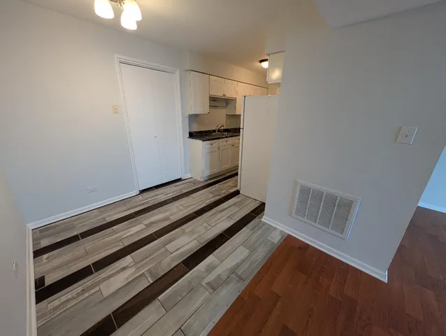 $1,575 | 17515 Sandalwood Drive, Unit 303, Tinley Park, IL 60477