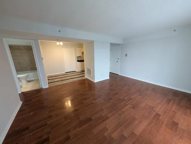 $1,575 | 17515 Sandalwood Drive, Unit 303, Tinley Park, IL 60477