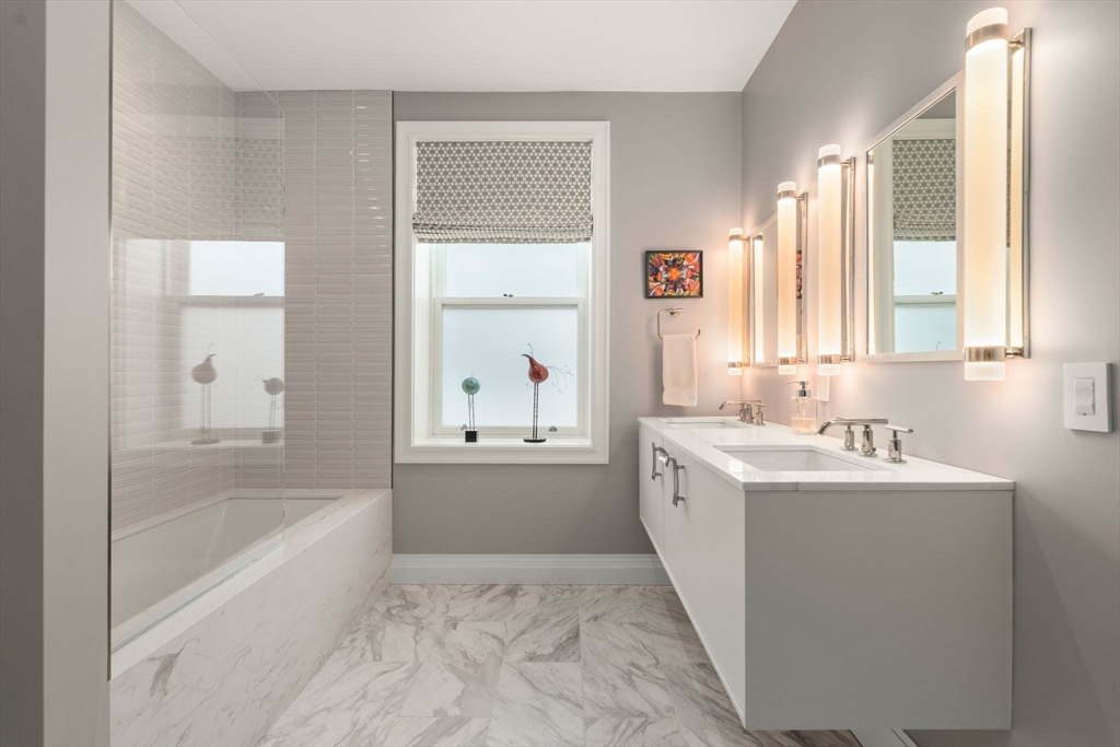 401 Beacon Street, Unit PH Boston, MA 02115 - Photo 25 of 35